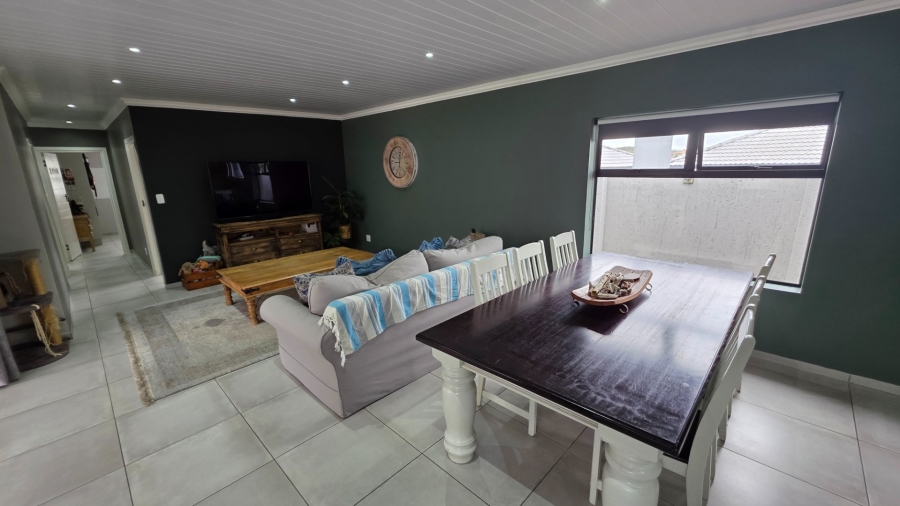 4 Bedroom Property for Sale in Monte Christo Western Cape